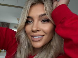 closeup web cam LorennaRyan