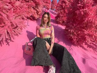naked webcam girl LouveniaPranger