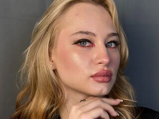 girl fingering shaved pussy LucileNeuburger