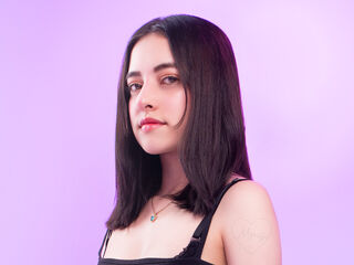 cam girl playing with vibrator LunaBelleth