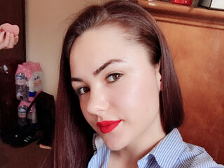 naked cam girl masturbating with vibrator LunaTokio