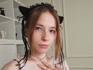 nude gamgirl LynetteHeart