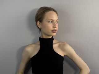 free webcam chat MalliaLucioni