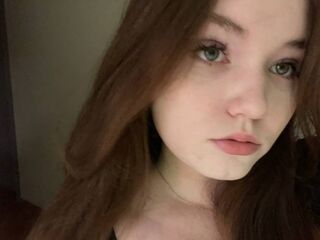 girl showing pussy MarisPandola