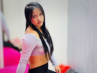 naughty camgirl masturbating MiaBriars