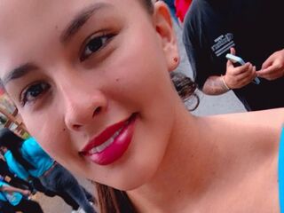 girl topless MiaRosele