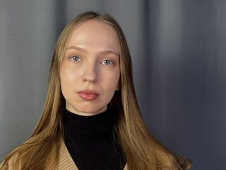 naughty cam girl fingering pussy MichelFeser