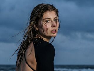 chat room live show MilaOlivers