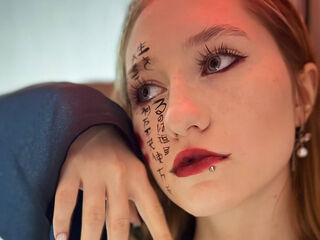 cam girl playing with sextoy MistyColacone