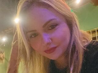 cam girl chat room MonicaCaroline