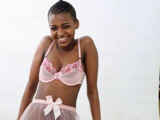 camslut webcam video NaomiBrookes