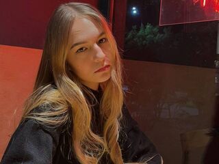 naked girl with webcam masturbating with vibrator NellMocarski