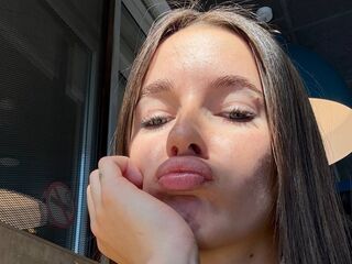 hot camwhore OdetteWingler