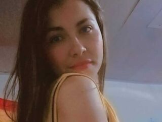 cam girl playing with dildo PauWarren