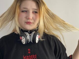 naughty cam bitch PilarVanhee