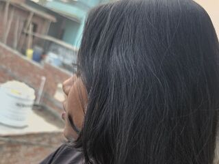 naughty cam girl fingering pussy PriyaSengar