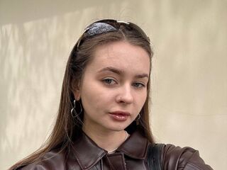 naughty camgirl masturbating RhiannonCastano
