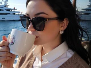 naked girl with webcam masturbating with dildo RosieMoons