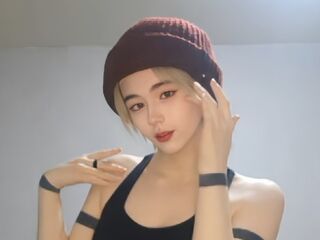 camslut webcam video RoxannCobio