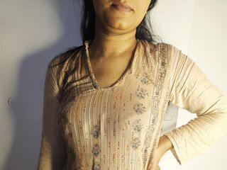 camgirl chatroom RubbynaKhan