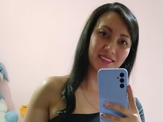 webcam striptease show SaraSwy