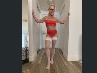 camslut naked SarahLiberti