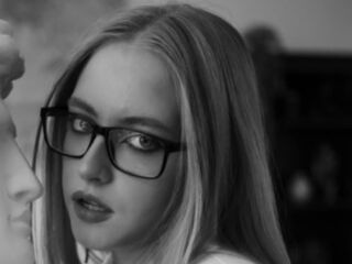 hot striptease web cam SheliaEdwards