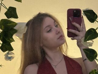 camwhore fingering shaved pussy StephenWeinzetl