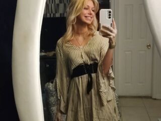 chatroom webcam SuzySweetSteps