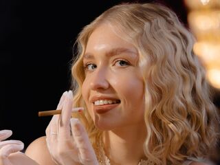 naked camgirl masturbating with vibrator TessaSterling