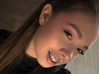 fingering camslut TessaSun