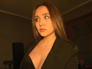 chat room live show UdeleBroadhurst