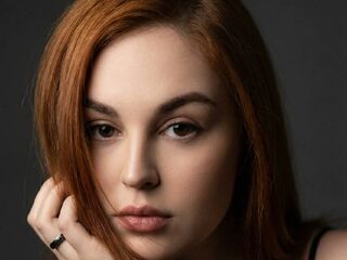 naughty camgirl masturbating with dildo VanessaAshvord