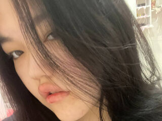 masturbating cam girl VeneraMai