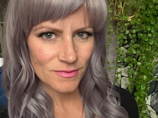 Willow wears bo